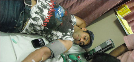 ممبئی دھماکے: سلمان خان کا متاثرین کیلئے خون کا عطیہ