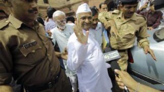 INDIA HAZARE ARREST
