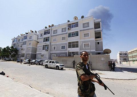 قذافی کا خاندان الجیریا فرار