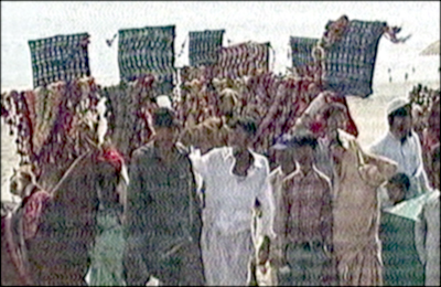 ساحل سمندر کے کنارے اونٹ اور گھوڑے مالکان کا بھتہ مافیا کیخلاف احتجاج