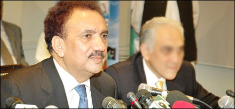 ملک میں القاعدہ کے بعض رہنما موجود ہیں۔ رحمان ملک