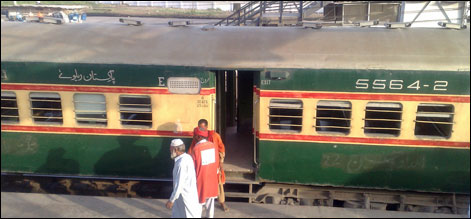 لاہور سے لاپتہ ہونے والی ٹرین کی بوگی جہلم سے مل گئی