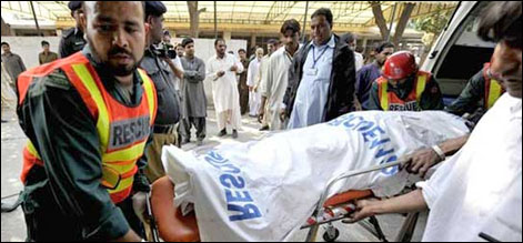 عمرکوٹ : زائرین کی بس کھائی میں جا گری، دس جاں بحق