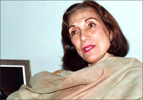 نصرت بھٹو کو سپرد خاک کرنے کے انتظامات مکمل