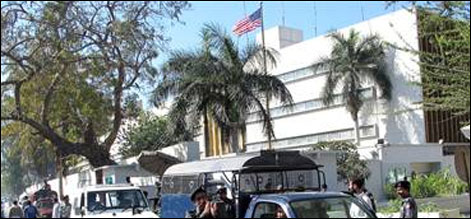 کراچی: ٹول پلازہ پر امریکیوں کی گاڑیوں کو روک لیا گیا