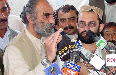 بعض عناصر قوم پرستی کے نام پر استحصال کر رہے ہیں۔ رئیسانی
