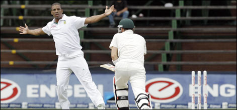 آسٹریلیا نے جنوبی افریقہ کو دو وکٹوں سے شکست دے دی