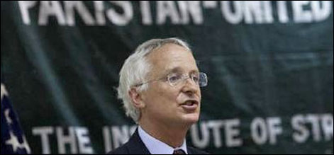 پاک امریکہ تعکلقات میں بہتری کی کوششیں جاری ہیں،کیمرون منٹر