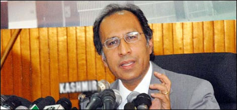 اسٹاک مارکیٹ: سرمایہ لگائیں کوئی سوال نہیں ہو گا، حفیظ شیخ