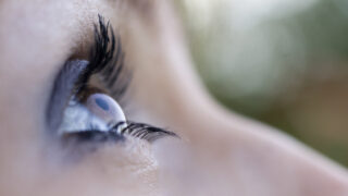 eye looking