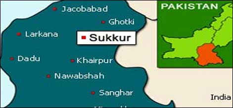 سکھر: نادرا ملازمین کا مستقل نہ کیے جانے کے خلاف احتجاج