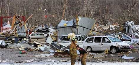 امریکی ریاستوں میں طوفان سے زبردست تباہی، پندرہ افراد ہلاک
