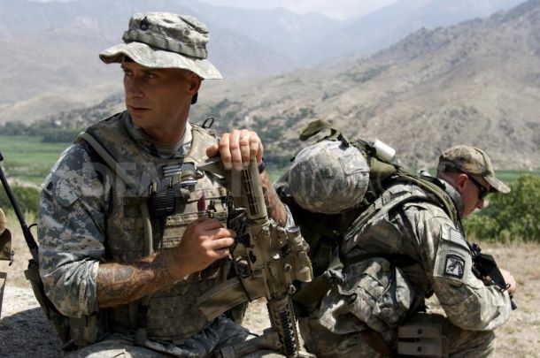 افغانستان میں نیٹو کاروان پر حملہ5گارڈز،14شدت پسند ہلاک