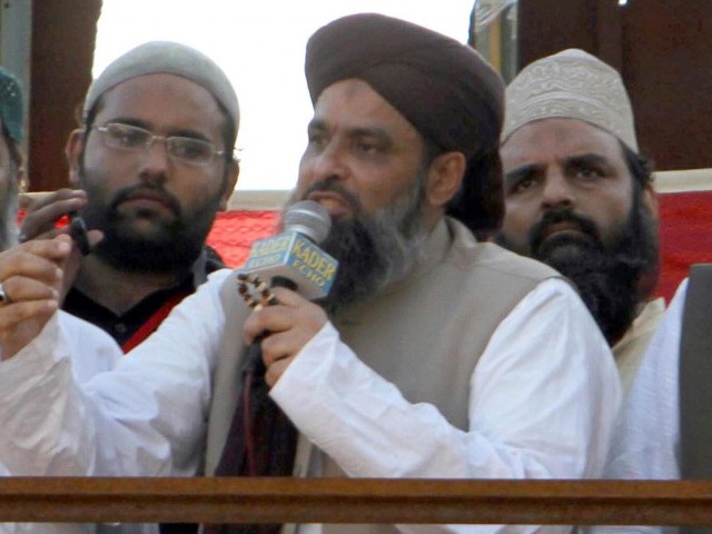 کراچی میں دہشتگردی کرانے والوں کو سب جانتے ہیں۔ ثروت اعجاز