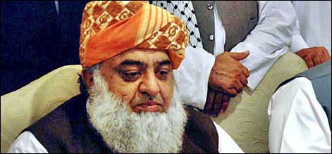 بندوق کی نوک پر شریعت نافذ کرنے والوں کے مخالف ہیں۔ فضل الرحمان