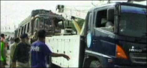 karachi accident