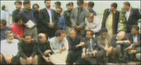 کراچی : متحدہ کا پارلیمنٹ اجلاس سے واک آؤٹ