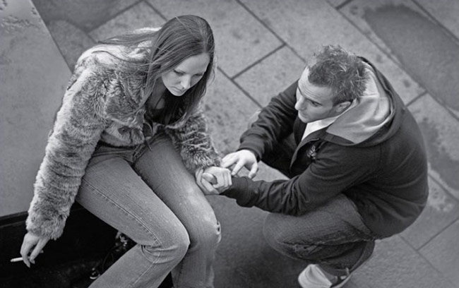 کس سے اظہارِ مدعا کیجیے