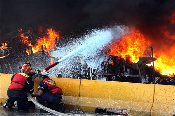 Fire gas tanker