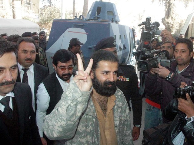 اسلحہ برآمدگی کیس: شاہ زین بگٹی نے گرفتاری دیدی