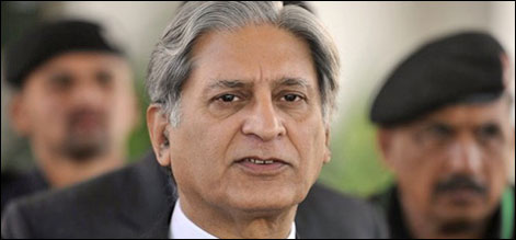 صدر کو غیر ملکی جج کے سامنے سرنگوں نہیں ہونے دینگے۔ اعتزاز احسن