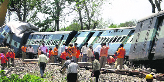 ہریانہ میں ٹرین پٹری سے اتر گئی، 25 افراد زخمی