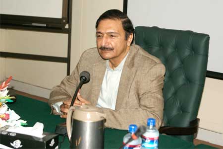 zaka ashraf