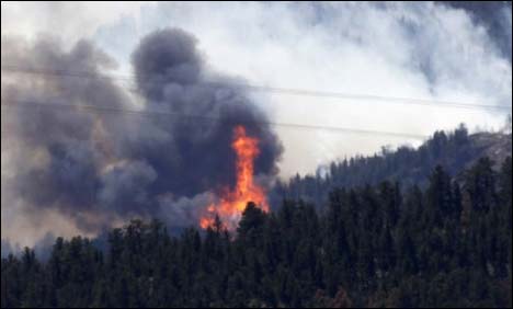 امریکا:کولاریڈو میں لگی آگ 52 ہزار ایکڑ رقبے پر پھیل گئی