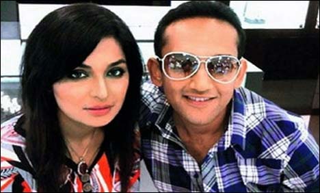 اداکارہ میرا کا منگیتر کیپٹن نوید کے والد راجا پرویز کے خلاف دعوی