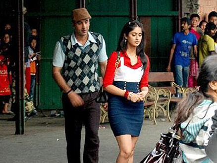 برفی کو کرینہ کی فلم ہیروئن سے کوئی خطرہ نہیں،رنبیر پریانکا