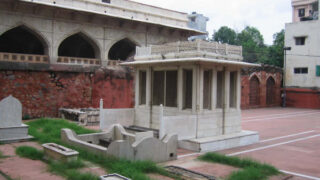 grave of mirza ghalib