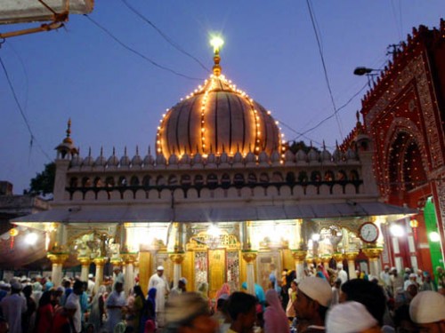 shrine khwaja nizamuddin auliya