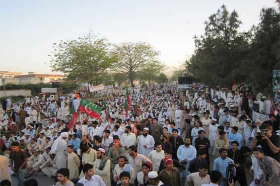 پشاور: تحریک انصاف آج نیٹو سپلائی کے خلاف دھرنا دے گی