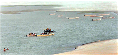 میانوالی: دریائے سندھ کی سطح بلند، ہزاروں مکین پریشان