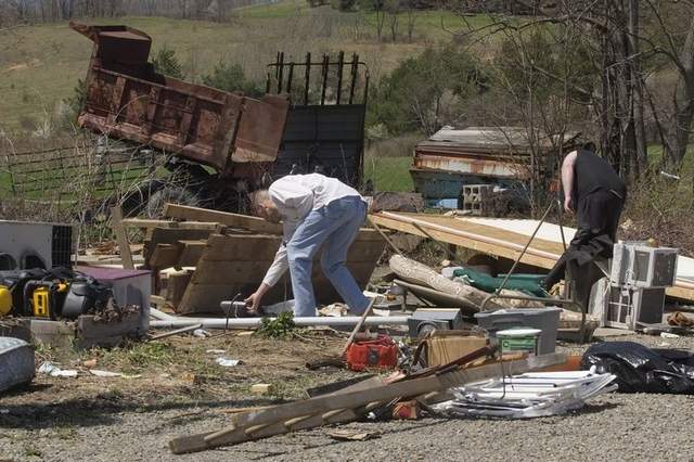 نیویارک : ساحلی علاقوں میں ہوا کے بگولے سے متعدد عمارتیں تباہ