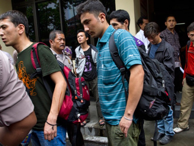 برطانیہ سے ڈی پورٹ 60 پاکستانی اسلام آباد پہنچ گئے