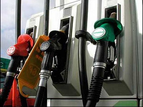 یکم اکتوبر سے پٹرولیم اور سی این جی کی قیمتوں میں کمی کی سفارش