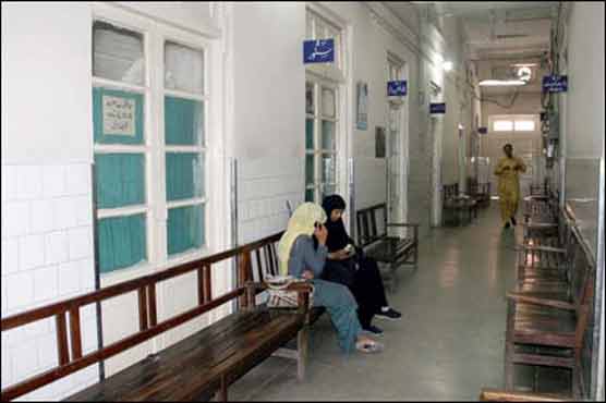 لاہور : ینگ ڈاکٹرز کی ہڑتال ، ان ڈور میں کام بند