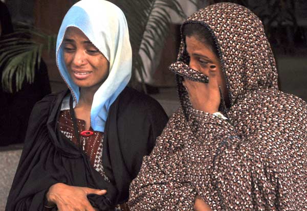 قومی سانحہ پر فضا سوگوار، کراچی کے گھر گھر میں صف ماتم