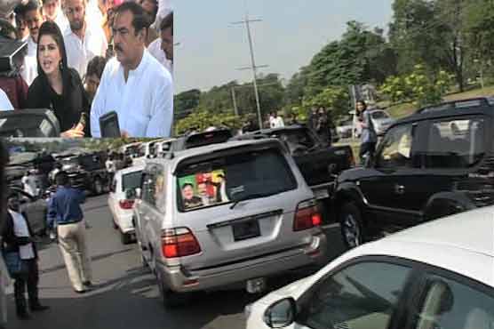 تحریک انصاف کے امن مارچ کا جگہ جگہ پرتپاک استقبال