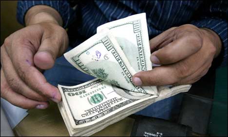 انٹر بینک مارکیٹ : ڈالر روپے کی شرح تبادلہ 95 روپے 50 پیسے ہوگئی