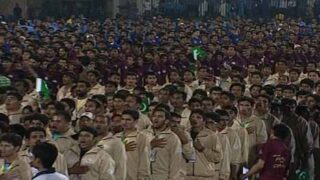 Pakistan national anthem singing record