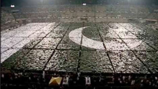 Pakistanis World's Largest Flag