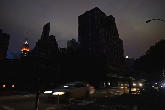 نیویارک کی ایمپائر اسٹیٹ بلڈنگ جگمگا اٹھی