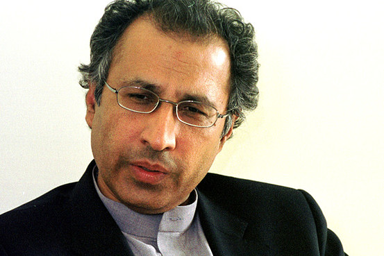 صوبوں کو 2 سال میں ایک ہزار ارب روپے دئیے گئے: حفیظ شیخ