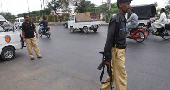 کراچی : دھماکوں کے بعد سکیورٹی سخت، 2 افراد گرفتار ، مقدمہ درج