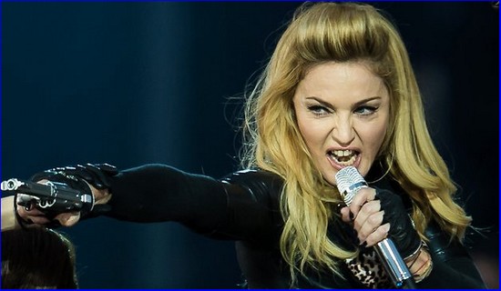 میڈونا کی نئی البم کے ٹائٹل کیلئے پینٹنگز کی نمائش