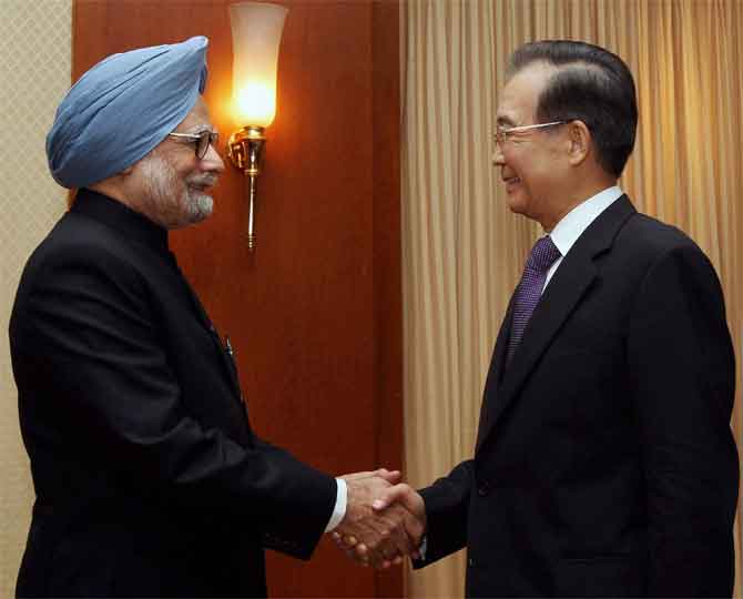 کمبوڈیا : من موہن سنگھ اور وین جیا باؤ کے درمیان ملاقات