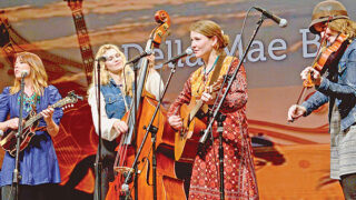 Music Band Della Mae