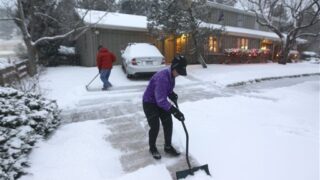 America Snow Falling